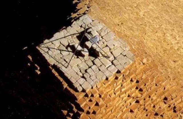 The Strange Electrical Phenomenon of 1859 on Top of the Great Pyramid
